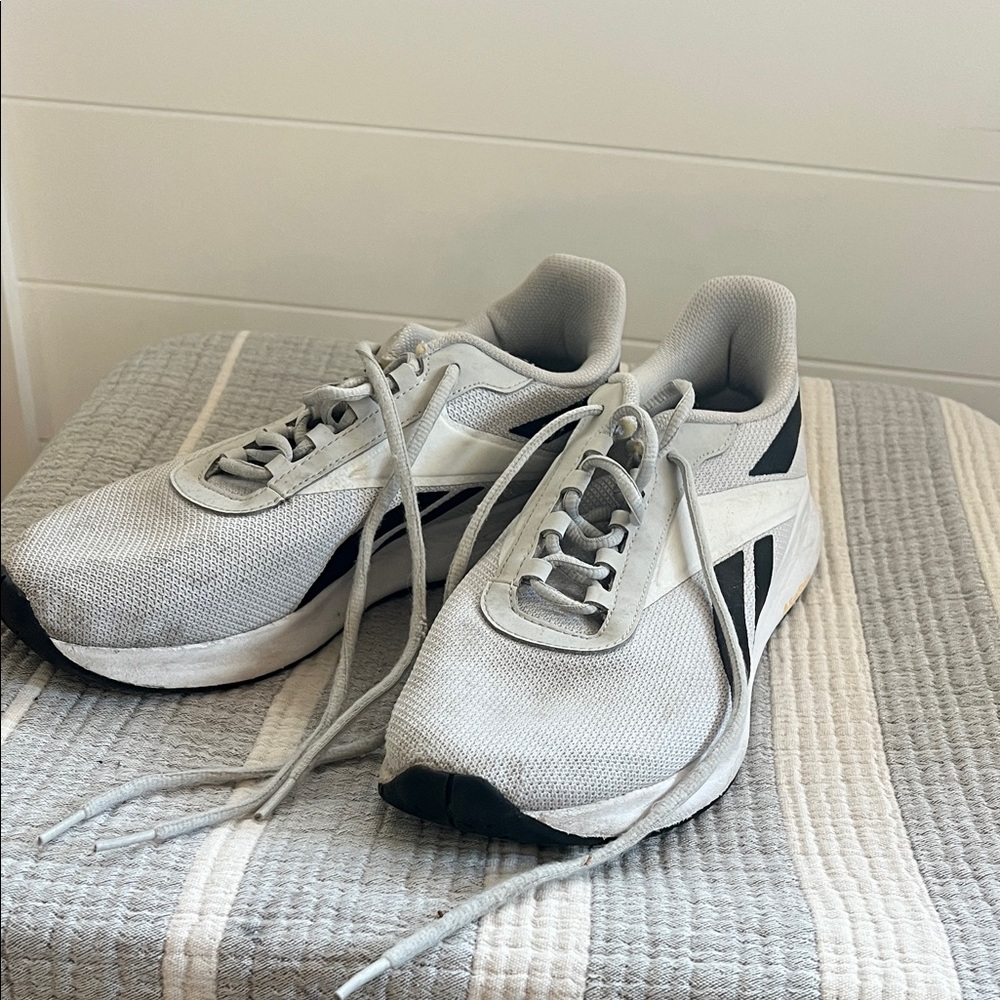 Reebok Men's Gray and Black Sneakers